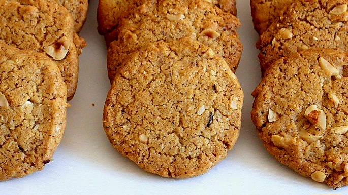 Biscuits croquants et croustillants aux noisettes